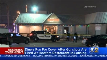 hooters.jpg 