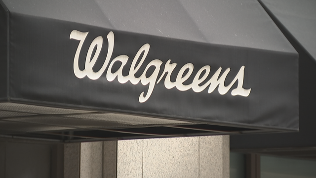 WALGREENS-STABBING-12-27-concatenated-100735_frame_830.png 