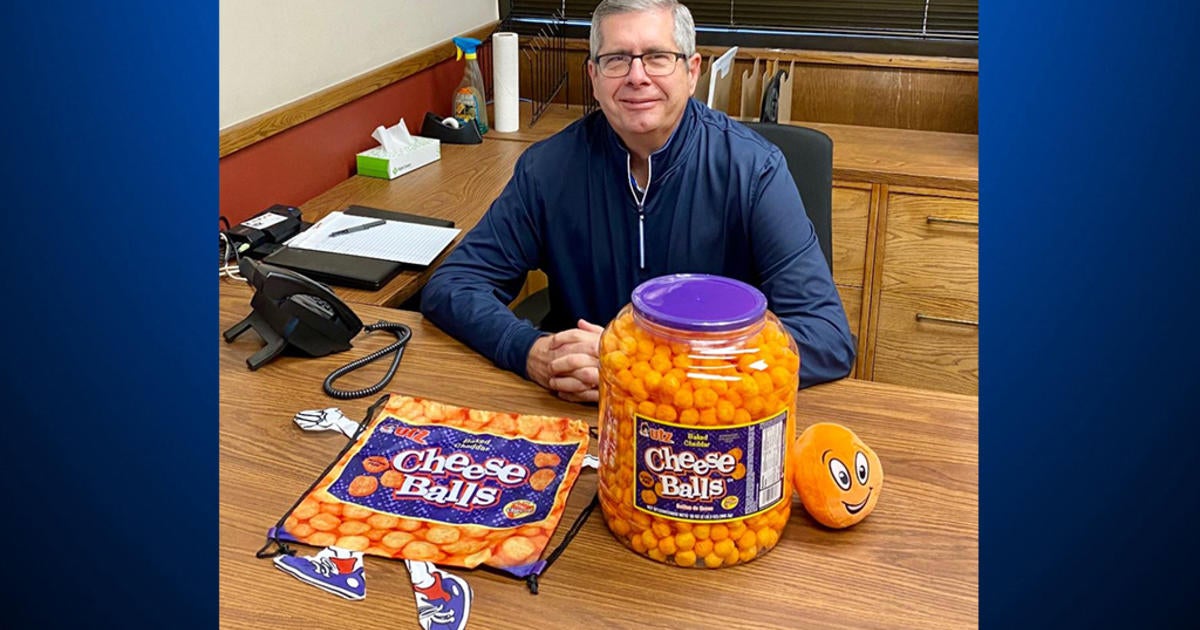 the-godfather-of-the-cheese-ball-retires-after-26-years-at-utz-cbs