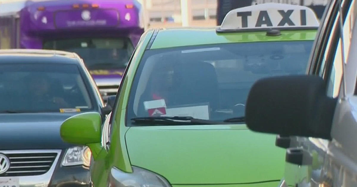 Minneapolis’teki taksi hizmetleri, Uber ve Lyft’in ayrılması durumunda müşteri memnuniyetini koruyacak teknolojiye sahip olduklarını iddia ediyor