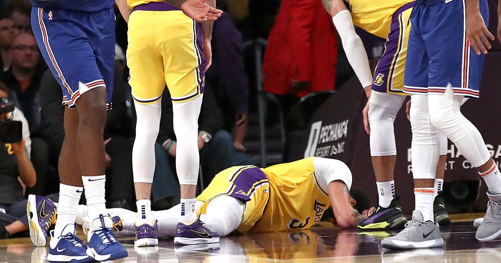 Lakers Beat Knicks By 30, Lose Anthony Davis To Back Injury - CBS New York