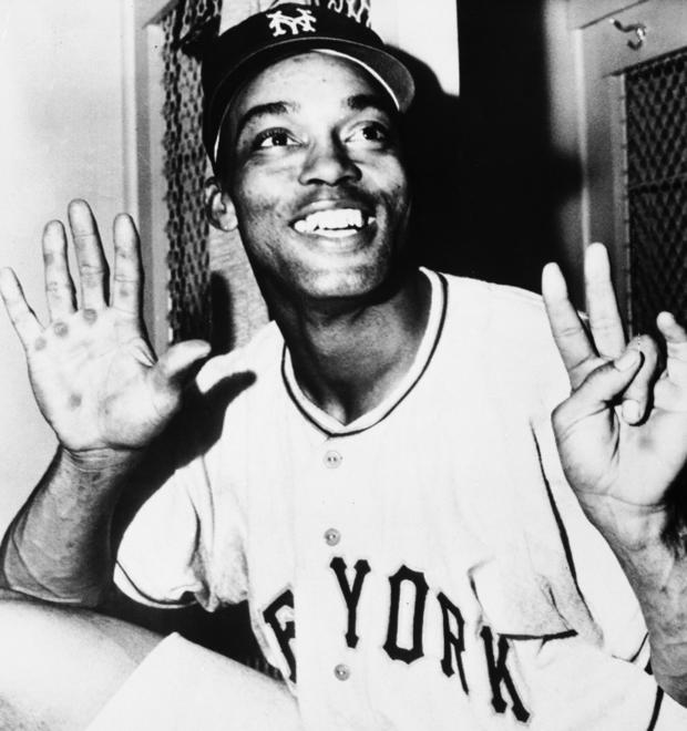 Monte Irvin Holds Up Fingers 