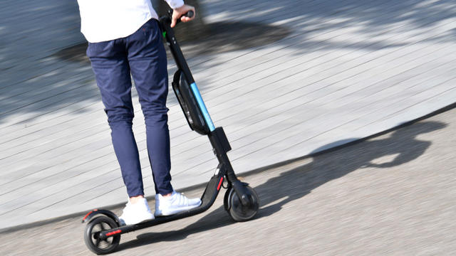 electric_scooter_generic_1167994842.jpg 