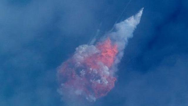 cbsn-fusion-spacex-launch-boosters-destroyed-emergency-escape-test-2020-01-19lll-thumbnail-437797-640x360.jpg 