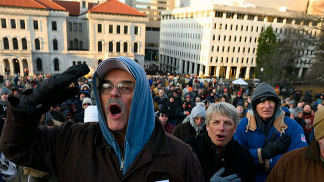 0120-cbsn-gunrallyrichmond-2011121-640x360.jpg 