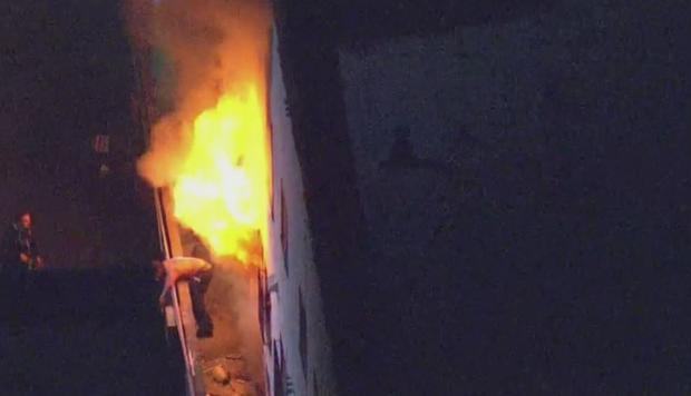 Standoff Suspect Sets Fire To East Hollywood Apartment Building 