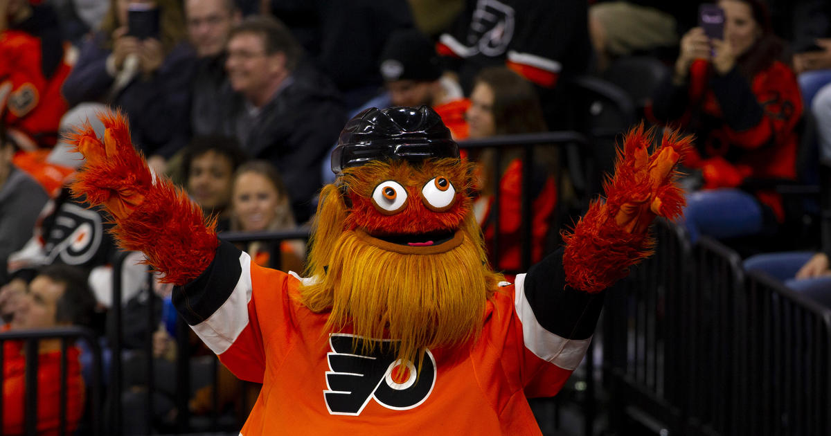 Who's the best Philadelphia mascot: Gritty or the Phillie Phanatic?