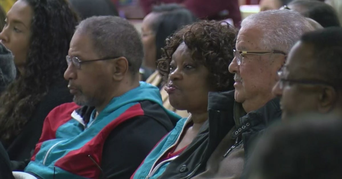 St. Paul's Mayor, Police Chief Speak Out At Meeting On City's Gun