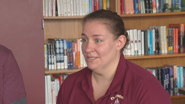 GOLDEN BATHROOM STICKY NOTES PKG.transfer_frame_522 