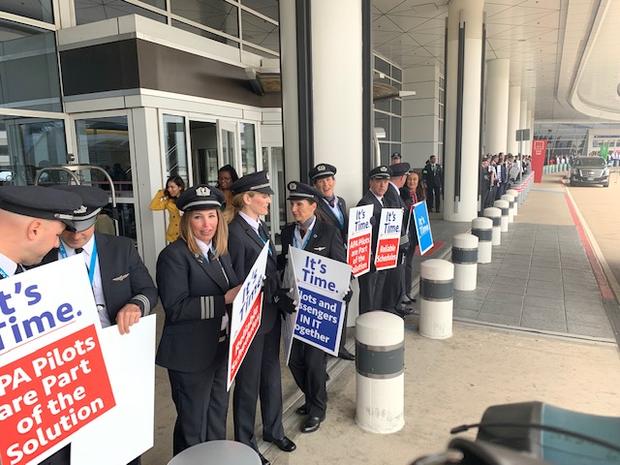 American Airlines pilots protest 