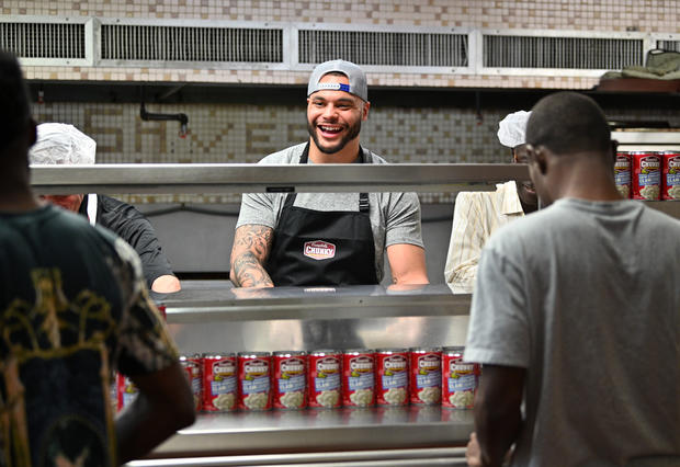 Dallas Cowboys' Dak Prescott &amp; Campbell's Chunky Soup Donate 100,000 Bowls Of Soup To Miami Homeless Shelter 