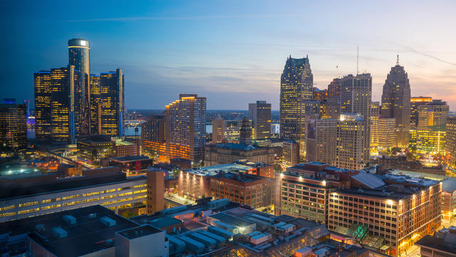 Detroit_Lights_shutterstock_512267911.jpg 