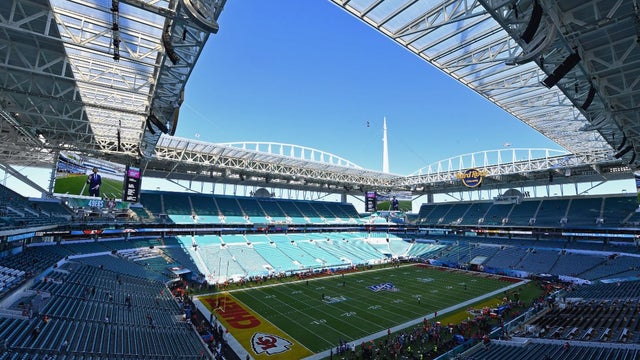 Super-Bowl-Exterior-View.jpg 