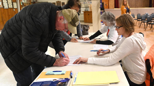 People Watch Iowa Caucus Day From The Nation's Capital 