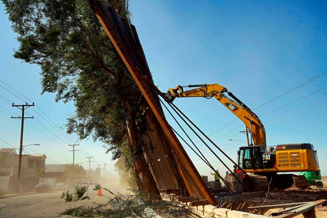 MEXICO-US-BORDER-WALL 
