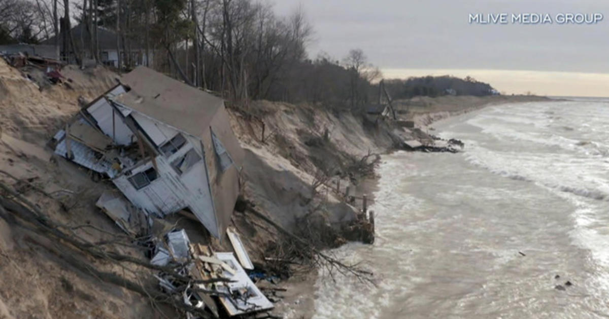 Lake Michigan Erosion Has Homes Crumbling Into The Water Cbs News