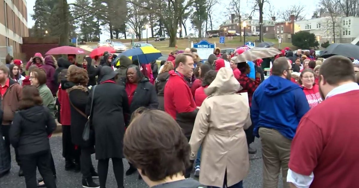 Baltimore County Teachers Protest For Better Contracts - CBS Baltimore