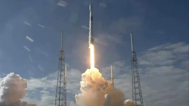 cbsn-fusion-spacex-rocket-launch-falcon9-starlink-mission-internet-satellites-today-2020-02-17-thumbnail-445994.jpg 