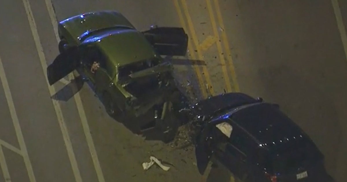 2 Chicago Police Officers, 3 Others Injured In Grand Crossing Crash ...