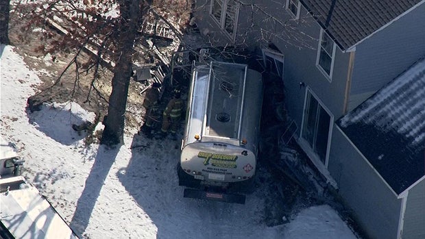 manchestertruckintohouse2 