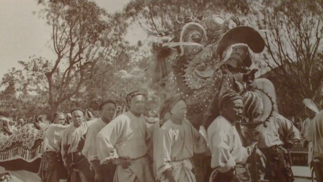 MOO-LUNG-BOK-KAI-PARADE.jpg 