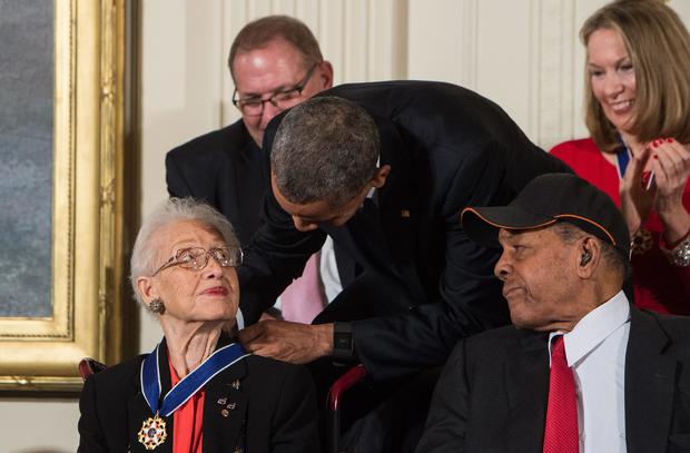 Katherine Johnson receives the Presidential Medal of Freedom 