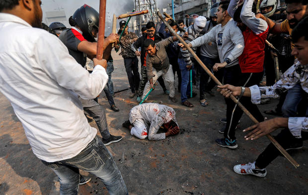 A Picture and its Story: A mob out for blood: India's protests pit Hindus against Muslims 