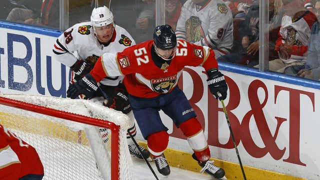 Blackhawks_Panthers_GettyImages-1209656513.jpg 