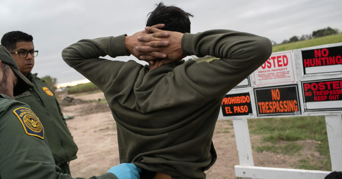 Border Apprehensions Rise For First Time In 9 Months Despite Asylum Crackdown Cbs News 