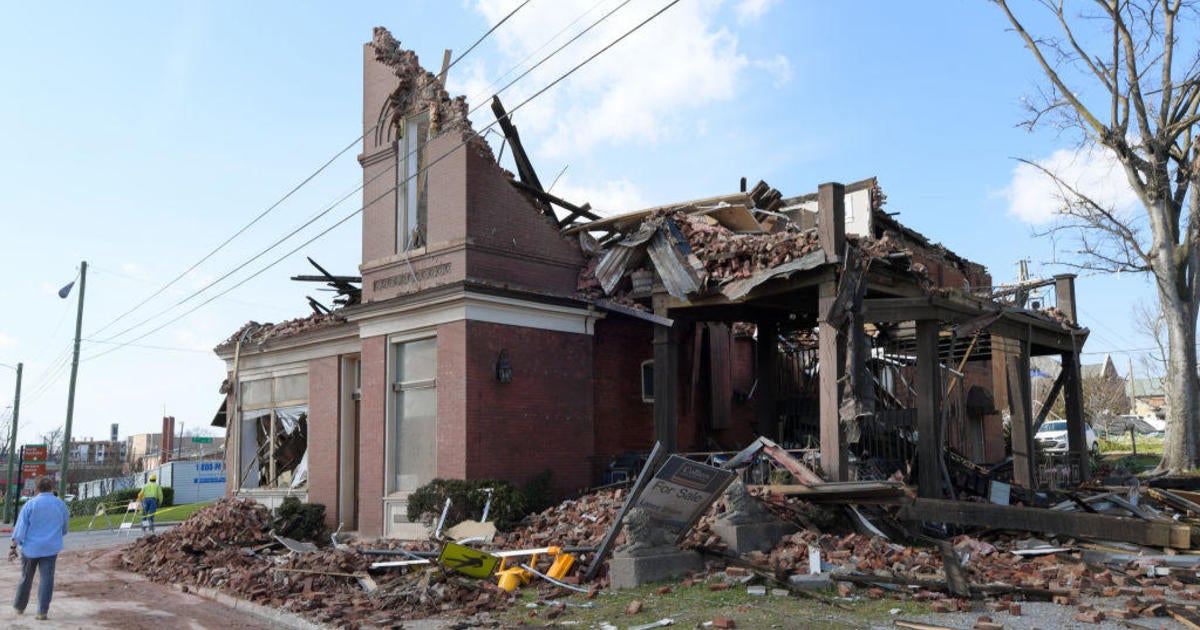 Tennessee couple describes "flying in the air" during deadly tornado