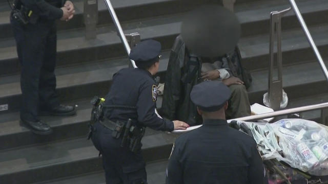 nypdhomeless2.jpg 