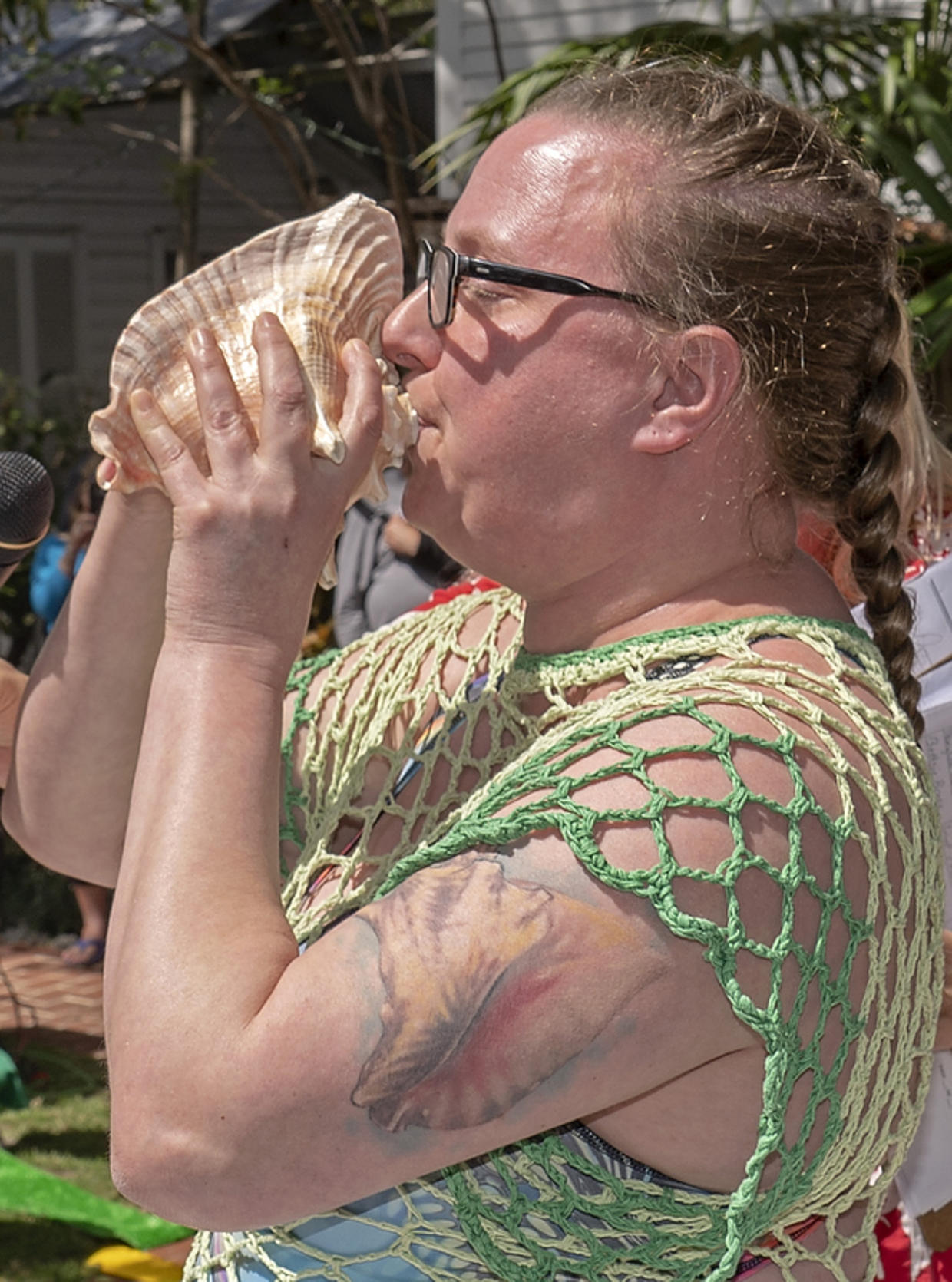 Canadian 'Pucker Pro' Wins Key West's Conch Shell Blowing Contest CBS