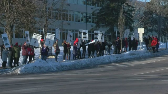 st.-paul-teachers-strike.jpg 