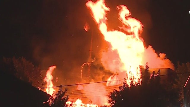 east-la-fire.jpg 