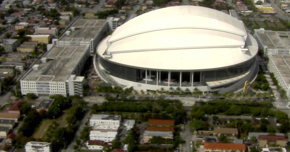 Marlins Anniversary: Marlins Park opens for regular season