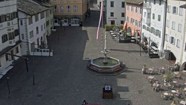 Garda-Italy-town-square.jpg 