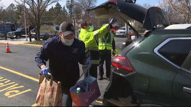 16PKG_LVA_FIRST-RESPONDERS-FOOD-DRIVE.transfer_frame_215.png 