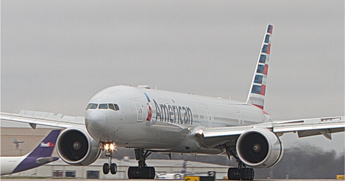 American Airlines flight forced to make emergency landing in Pittsburgh