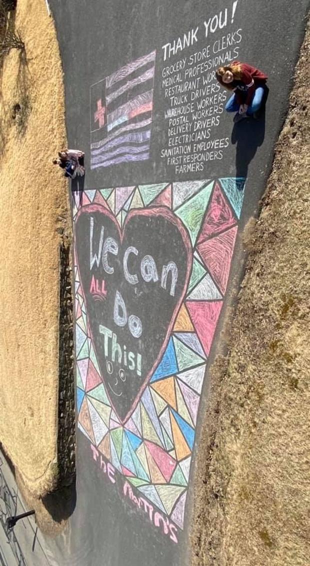 HUDSON CHALK ART THANKS FIRSTS RESPONDERS CREDIT THE MARTIN FAMILY 