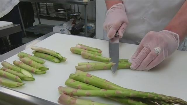 CuttingAsparagus.jpg 