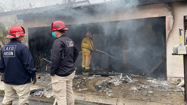 sunland-garage-fatal-fire.jpg 