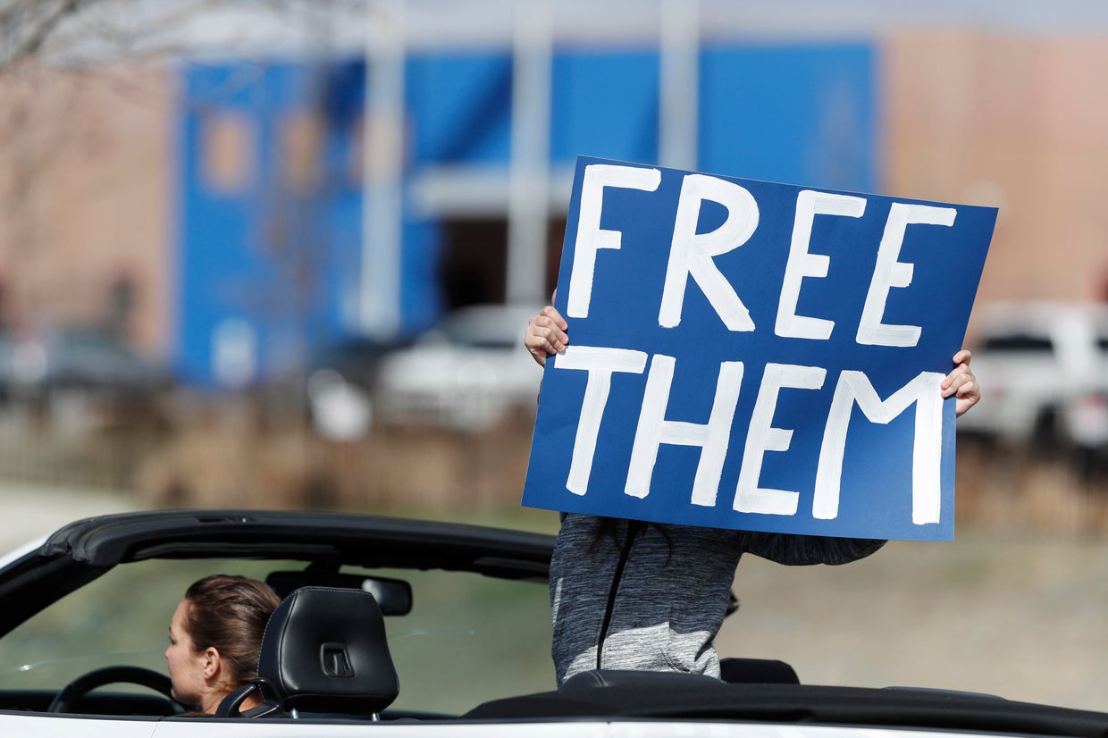Judge orders ICE to consider releasing all immigrants at risk of dying ...