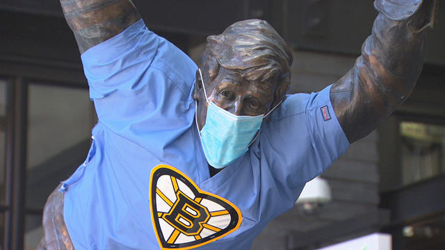 bobby-orr-statue.jpg 