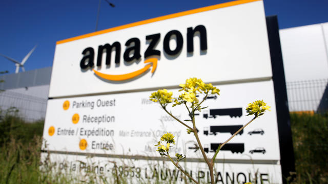 Amazon logistics center in Lauwin-Planque 