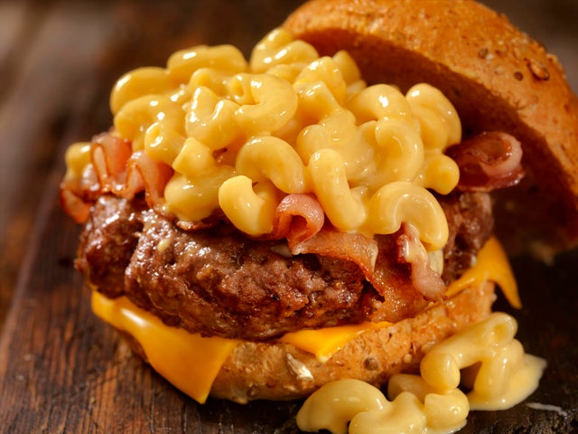 Bacon Mac and Cheese Burger 