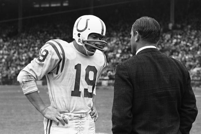 Tom's Old Days on X: “Old Days”Don Shula and Johnny Unitas talk on the  Colts sideline during a late 1960s game.#NFL #Colts #Baltimore #1960s  #RIPDonShula  / X