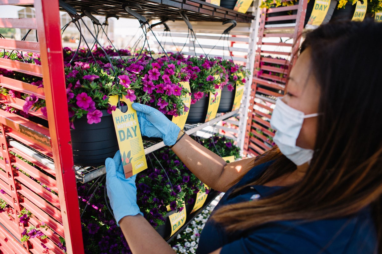 Lowe's Donating 1M In Flowers To Senior Living Facilities For Mother's