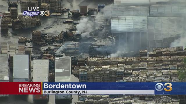 pallet-fire-in-bordentown-.jpg 