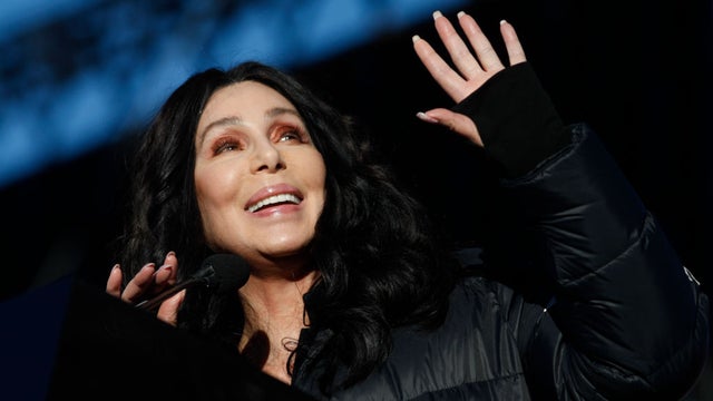 Cher.jpg 