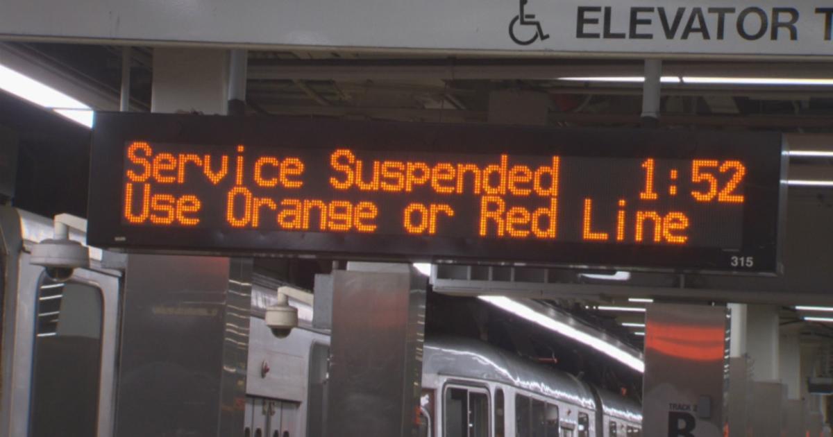 MBTA Green Line Service Suspended After Train Derails - CBS Boston